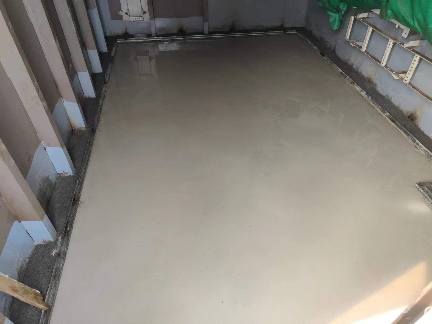 超輕質自流平甲板敷料 施工后實景圖